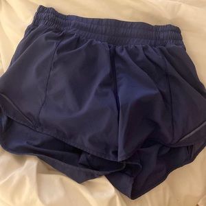 Lululemon Hotty Hot Low Rise Shorts 4”